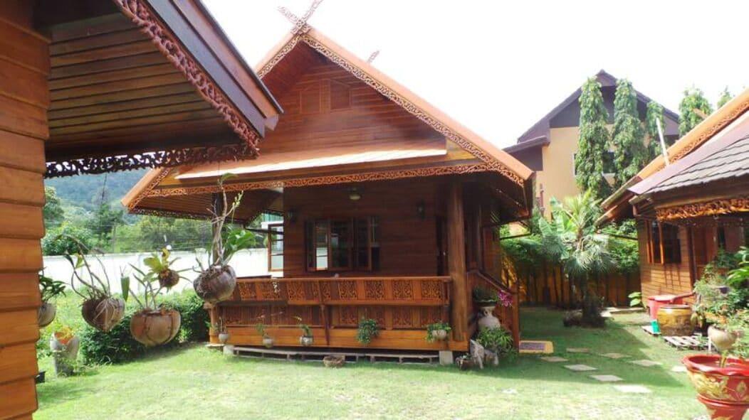 Golden Teak Resort Baan Sapparot Praia de Kamala Exterior foto